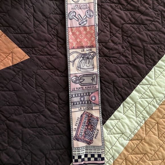 LV Bandeau - Picture 5 of 8